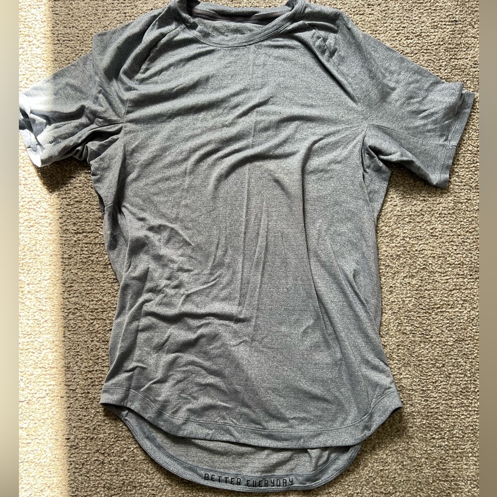 Lululemon T shirt